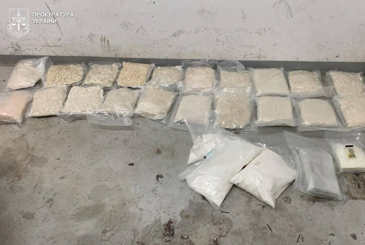 На кордоні затримали 27 кг наркотиків на 48 млн грн: до суду скеровано обвинувальний акт