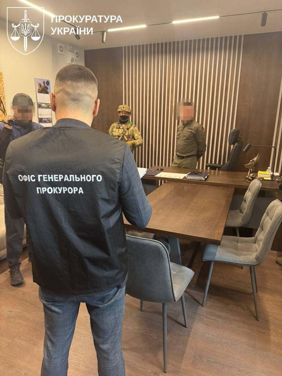 Двох посадовців СБУ затримано за хабар у понад 600 тис. доларів