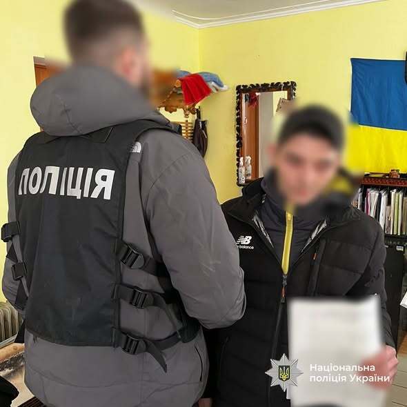 Наркотики в банках із медом і консервах: поліція викрила масштабний канал постачання у СІЗО та колонію