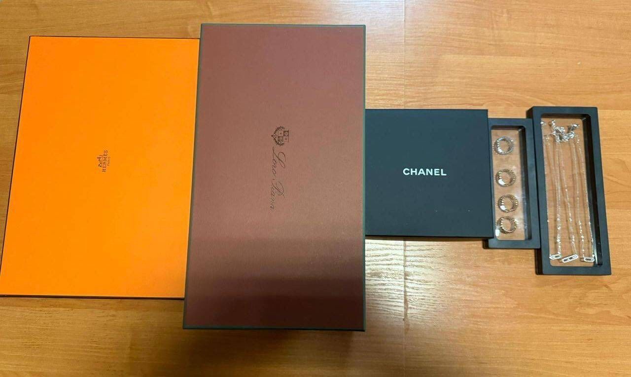 Cartier, Hermès, Chanel на 1,5 млн гривень: митники виявили незадекларовані брендові речі