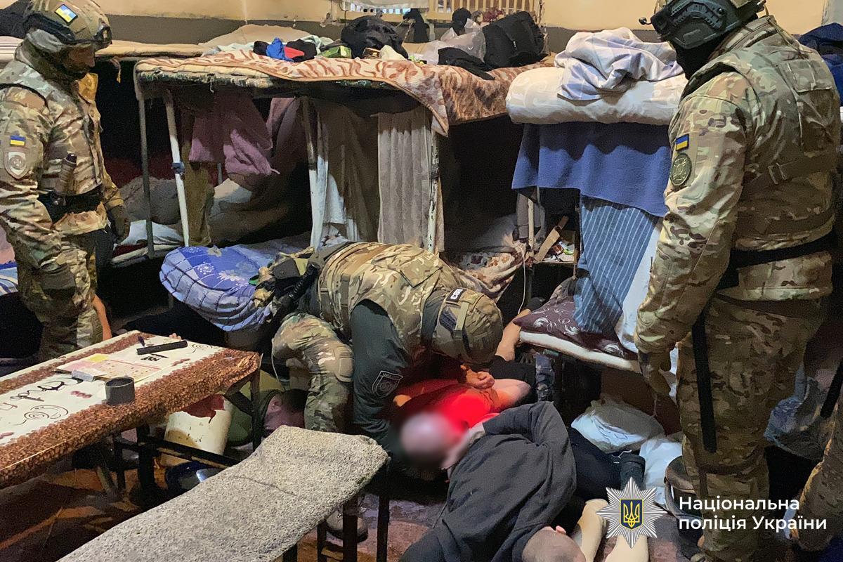У Вінниці викрили шахраїв з колонії: видавали себе за працівників банку
