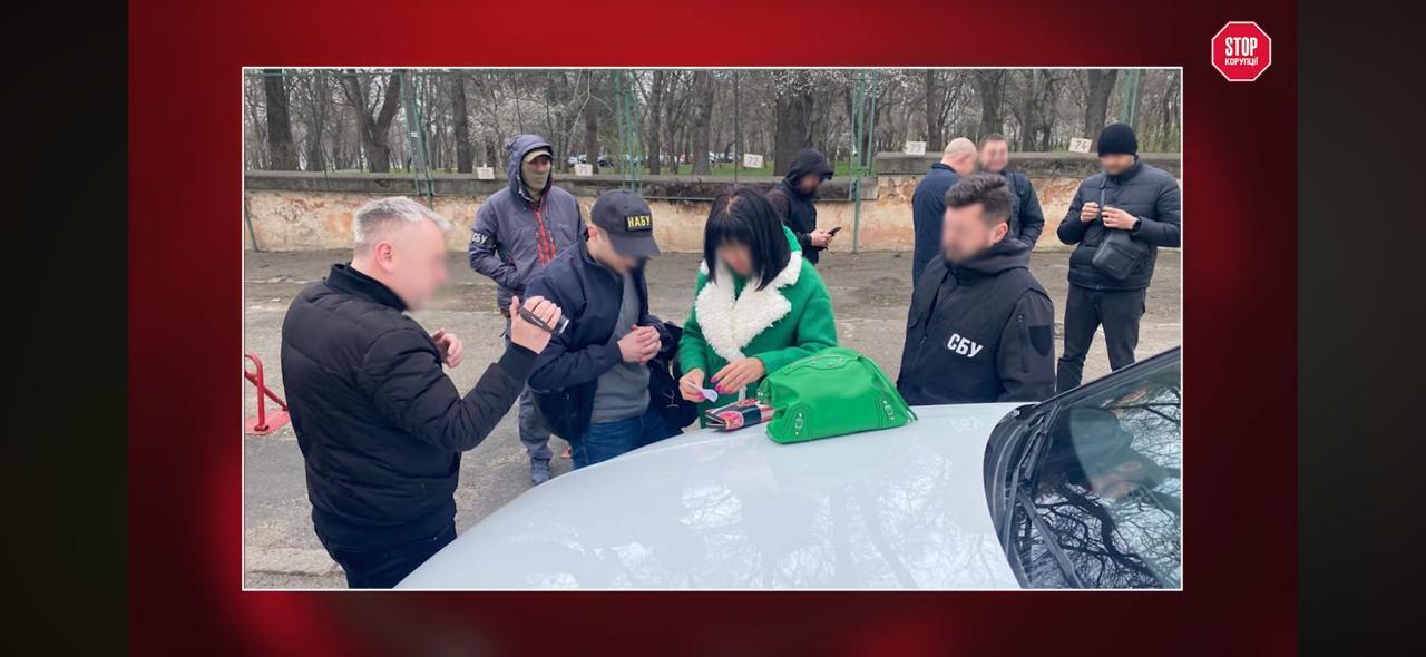 Громкие коррупционные истории недели: от миллионного ''отката'' в налоговой на миллионы до долларов в суде