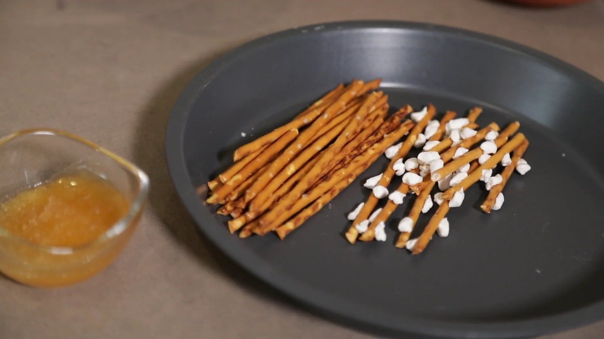 Сучасні прикраси для паски