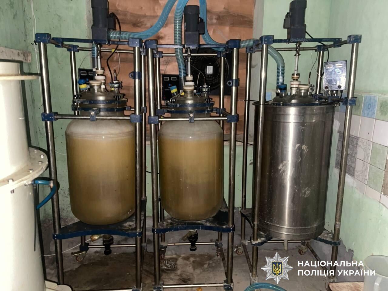 Виробляли психотропи по всій країні: справу двох фігурантів передали до суду