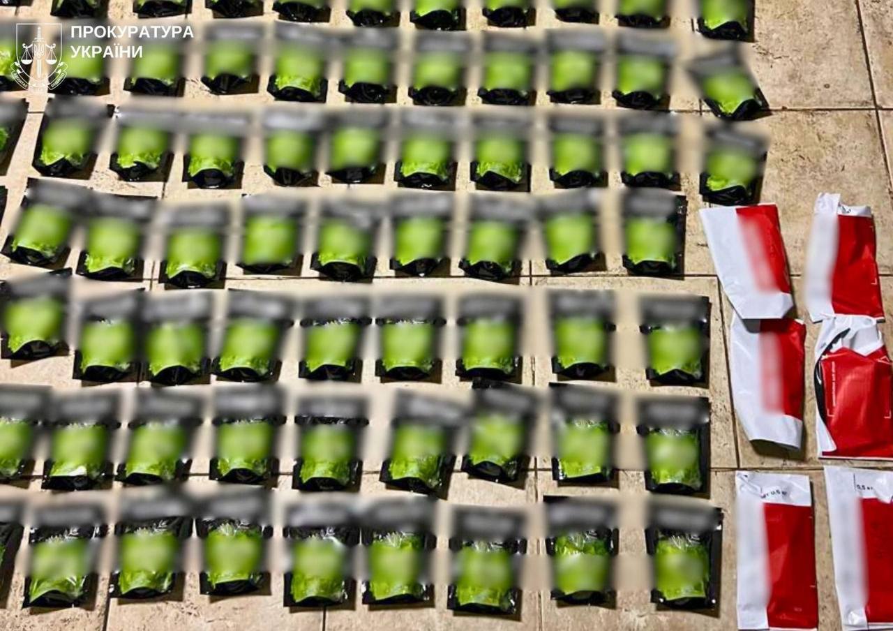 Организатор наркоканала задержан, кратом на 9,5 млн грн изъят во время обысков в столице