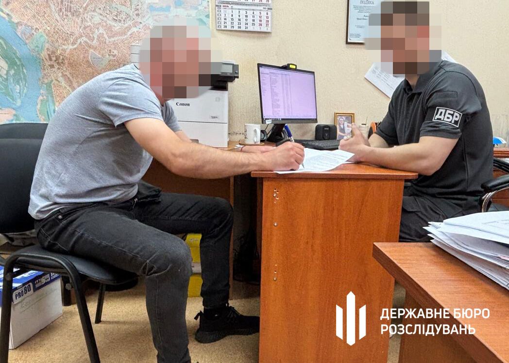 В Запорожье ДБР разоблачило правоохранителя и адвоката, которые присваивали квартиры умерших