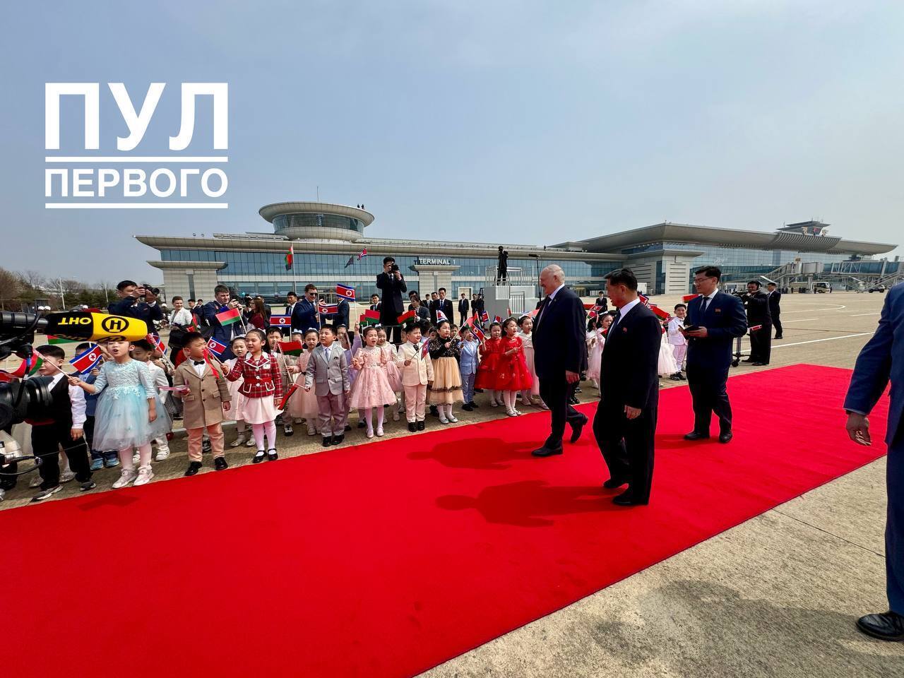 Лукашенко прибыл в КНДР с официальным визитом и встретился с Ким Чен Ыном (фото)