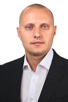 Денис Затірка виконком Чернівецька міськрада засідання земельні питання