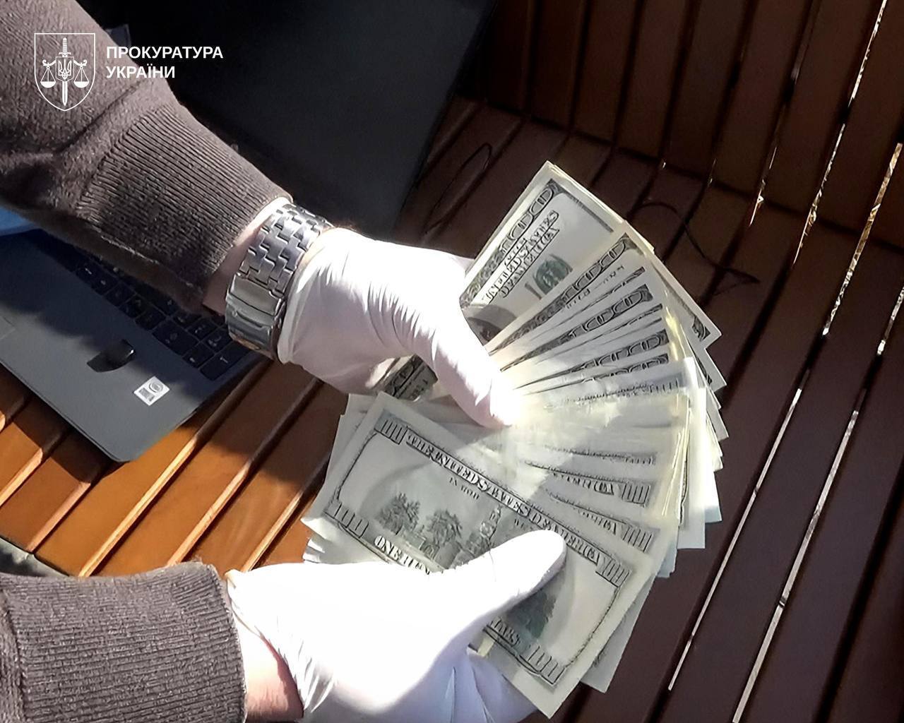 В Киеве разоблачили офицера НГУ, который хотел получить инвалидность за взятку