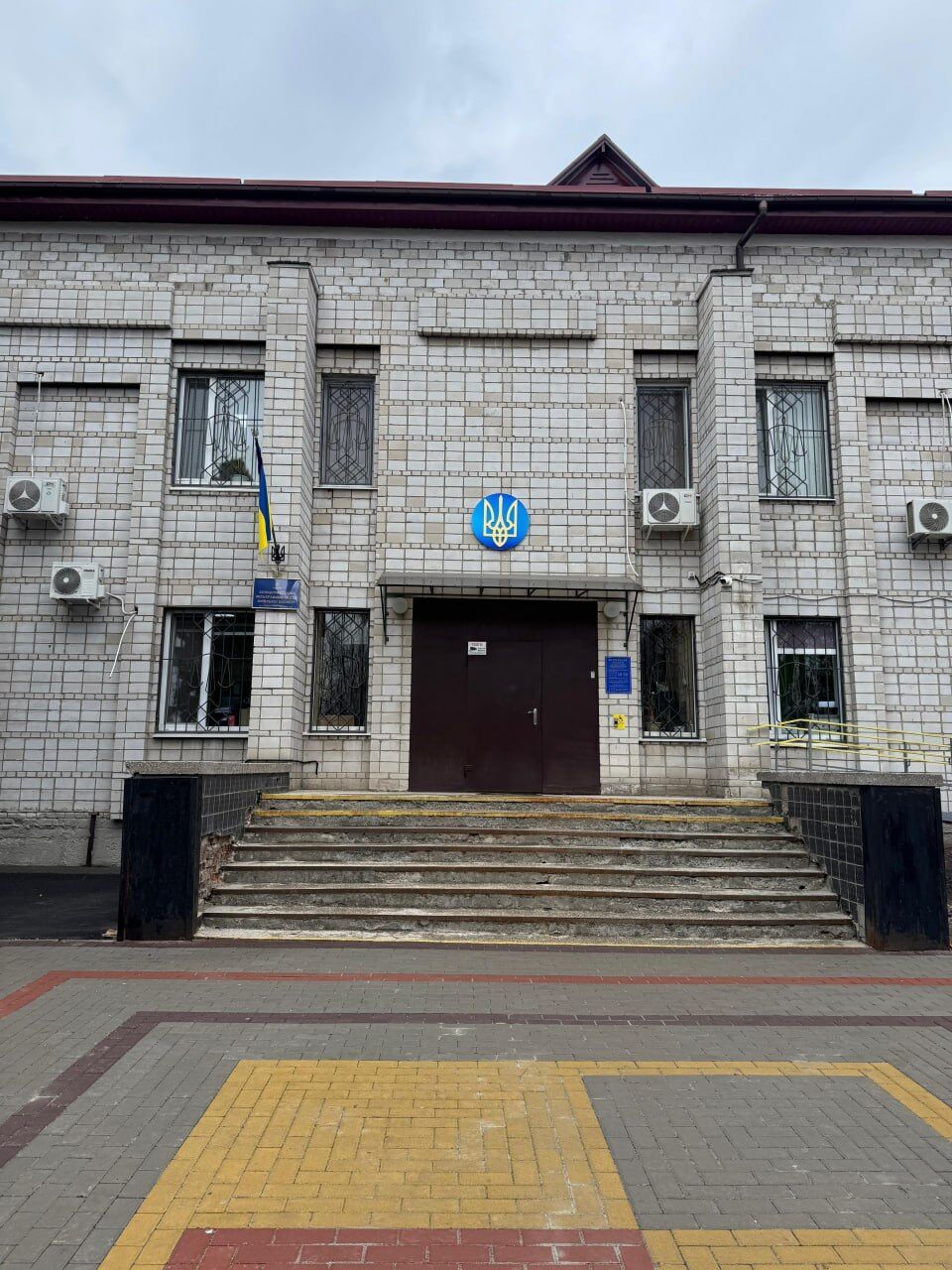 Фігурантка на лікарняному, адвокат у стоматолога: хто гальмує справу чиновниці Ястреб з Держгеокадастру?