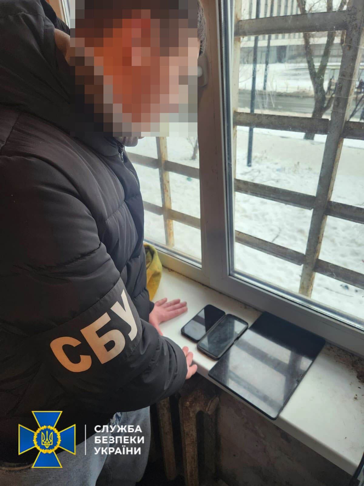 У Дніпрі затримали чоловіка, що передавав у чатах дані про мобільні групи ТЦК quuiqhhidzzierhab