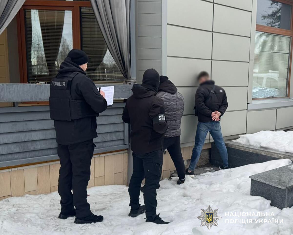5600 долларов за фальшивые данные в ''Обереге'': в Житомирской области задержали организаторов коррупционной схемы