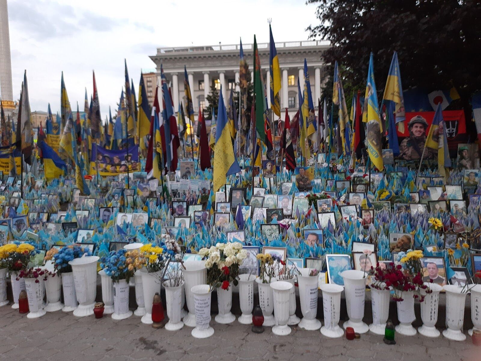Могут депортировать 40-летнего иностранца за танцы на мемориале погибших героев – полиция Киева