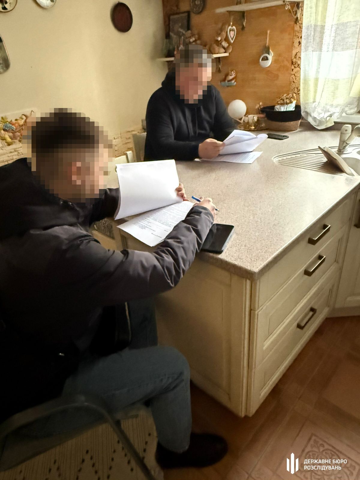 Підозрюваний у іншому кабінеті