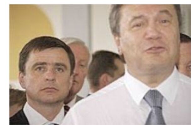 На фото: Дмитро Шенцев разом з Януковичем