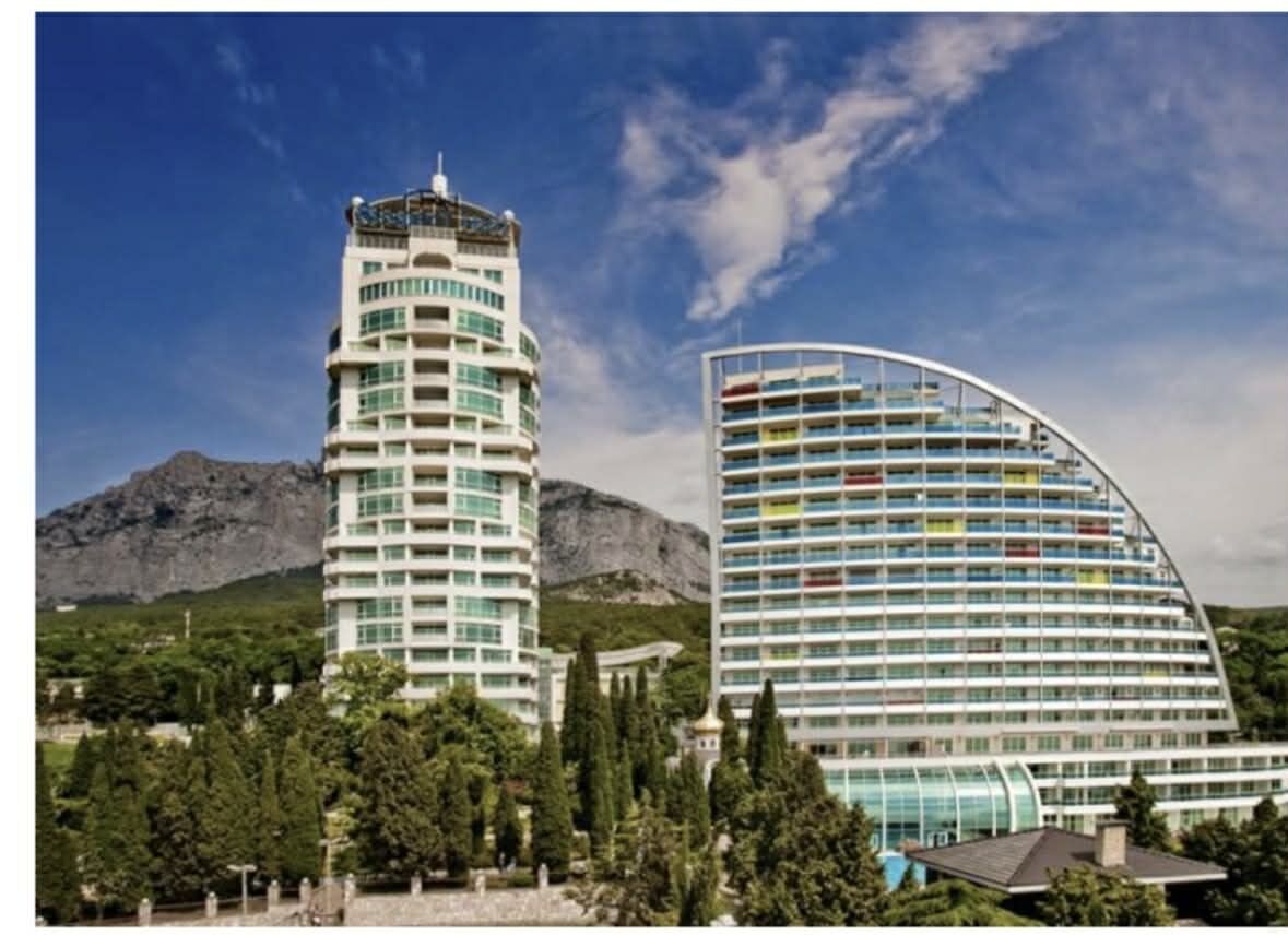 На фото - нерухомість