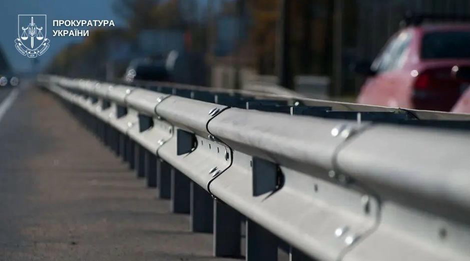 Переплата более миллиона: в Киеве чиновника будут судить за скандальную закупку ограждения