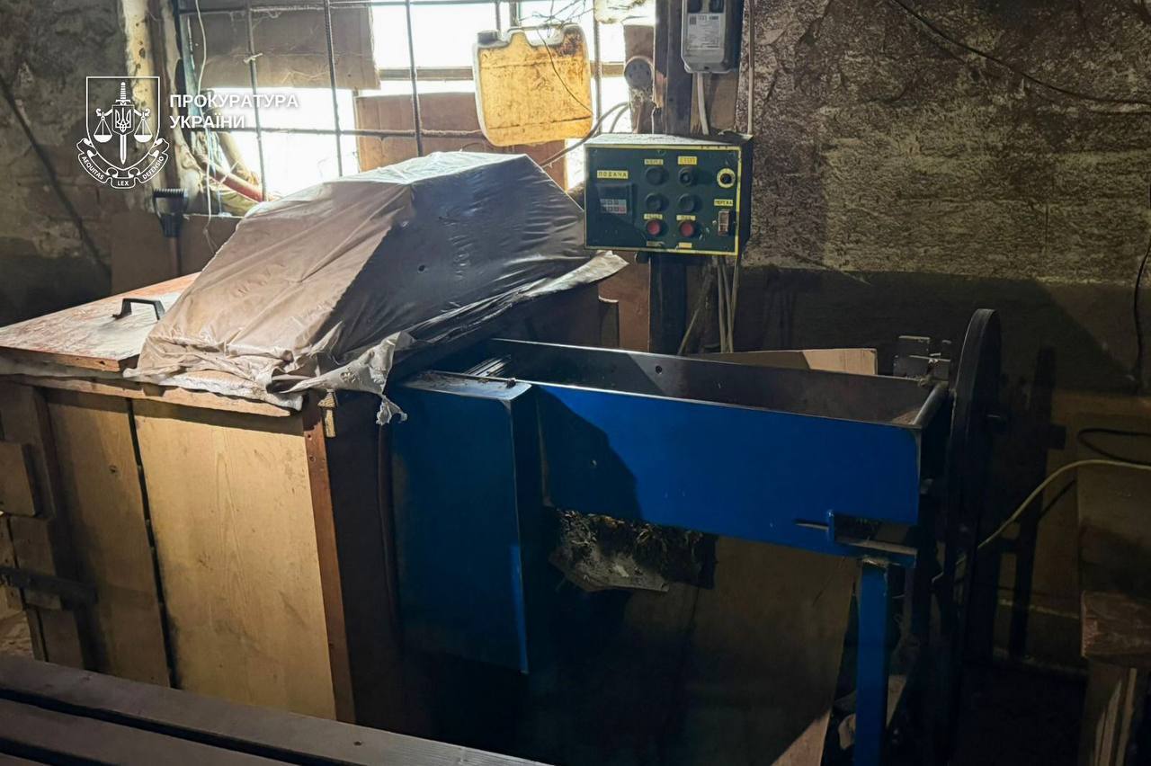 От поля до подпольных цехов: на западе Украины разоблачили табачную схему на 25 гектарах