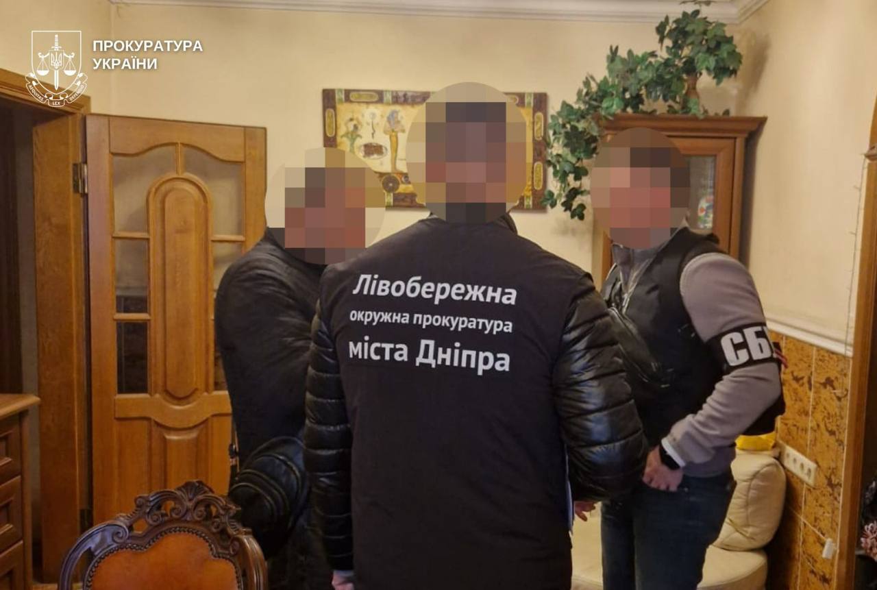 Депутата райсовета и его сына подозревают в хищении 5,8 млн грн через ''мертвых душ''