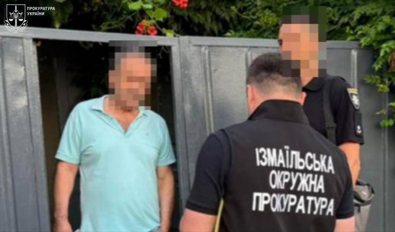 Скандал на миллионы: из Дуная незаконно добывали песок для частного терминала — причастный мэр