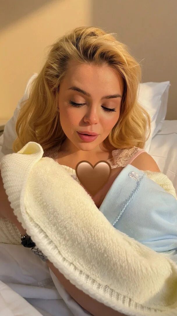 Алина Гросу впервые стала мамой и показала первые фото сына