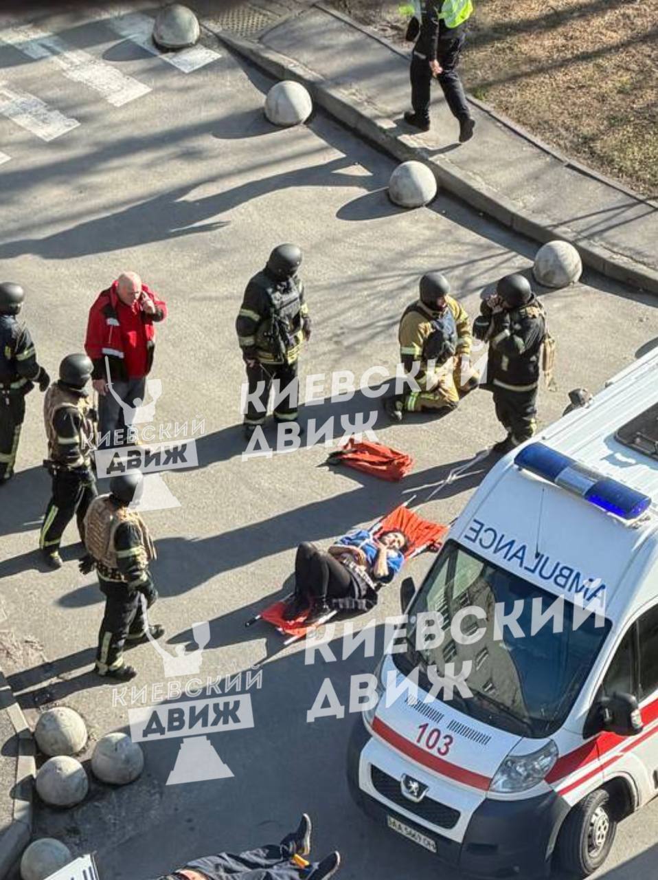 У Києві невідомий відкрив стрілянину: є загиблі та поранені, серед постраждалих дитина