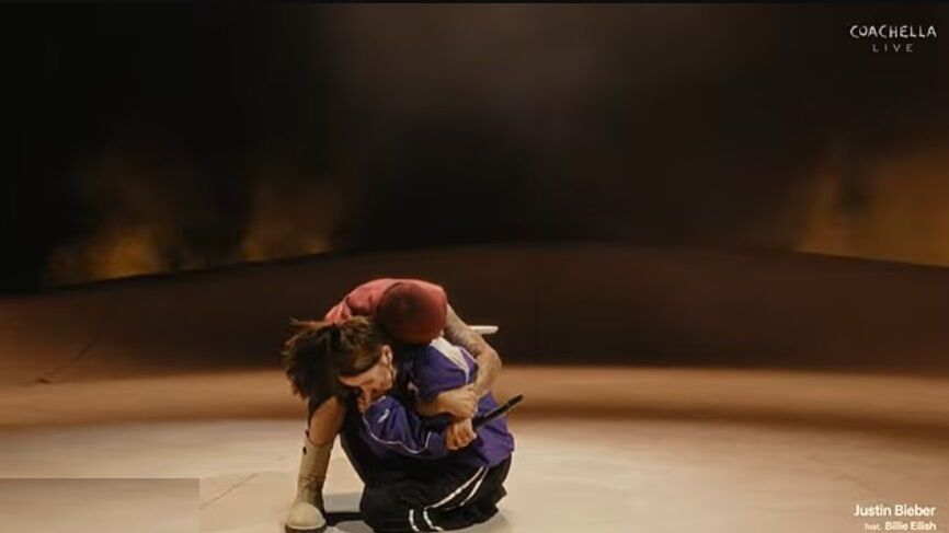 Біллі Айліш розгубилася на сцені: що сталося під час шоу Джастіна Бібера