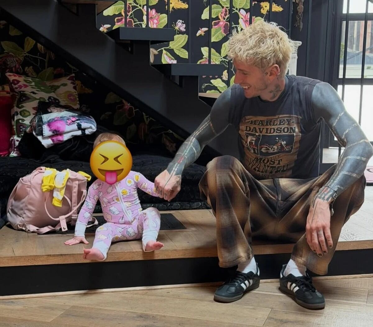 Музикант опублікував у своєму Instagram рідкісні кадри