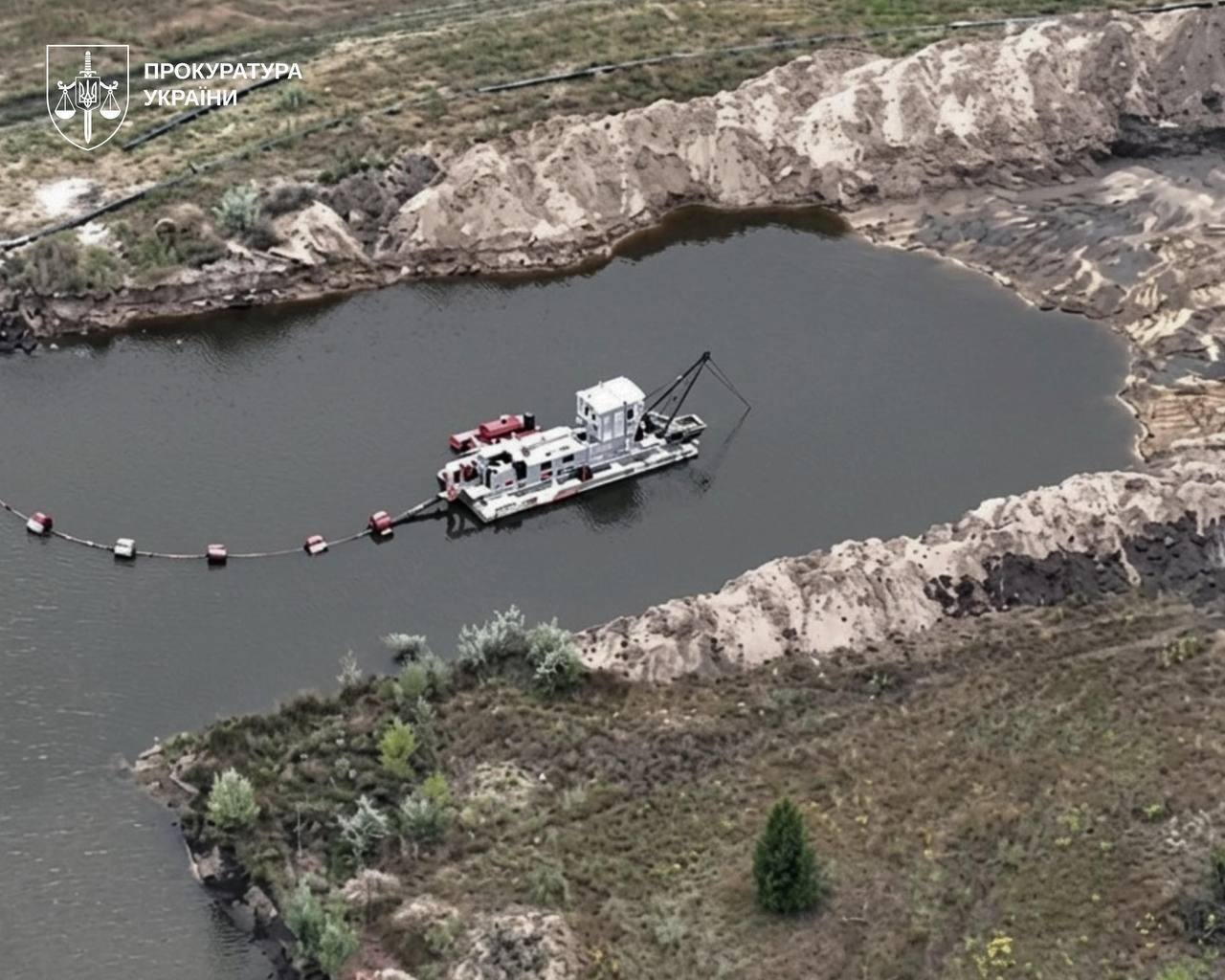 Из Днепра незаконно добыли песок на 750 млн грн: в Черкасской области разоблачили схему