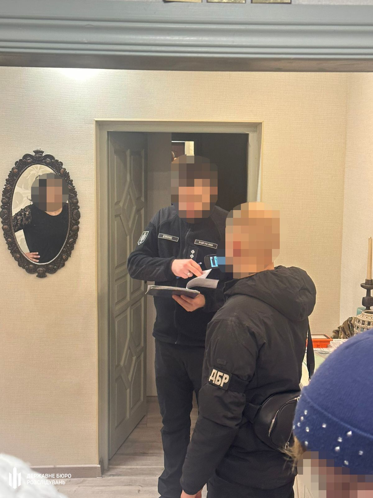 У Києві викрили схему ухилення від мобілізації: посадовці продавали фіктивне опікунство (відео)