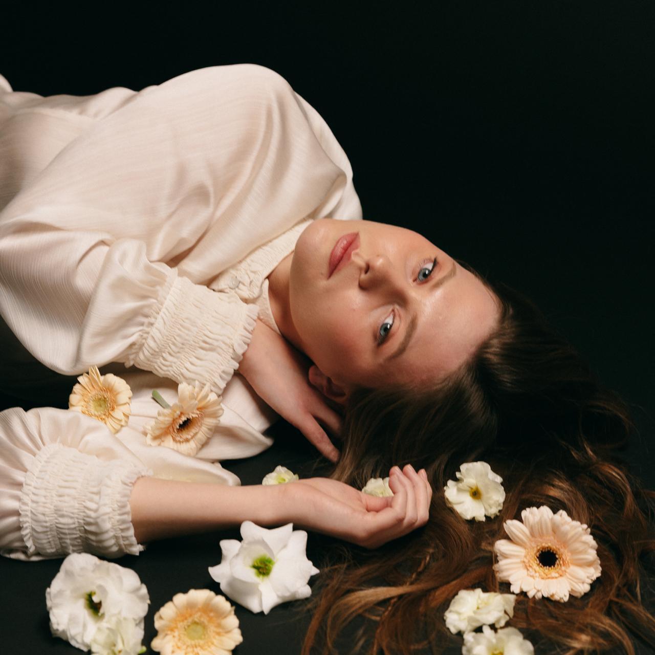 ''Я обираю бути відвертою'': як Валерія Вовк перетворює власний біль і війну на музику, яка долає кордони