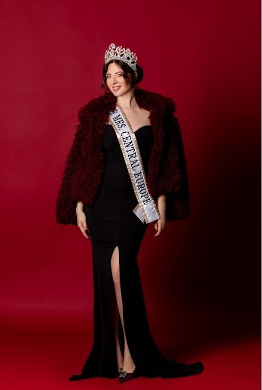 Украинка Юлия Ткаченко представит страну на Mrs Globe 2026 в США