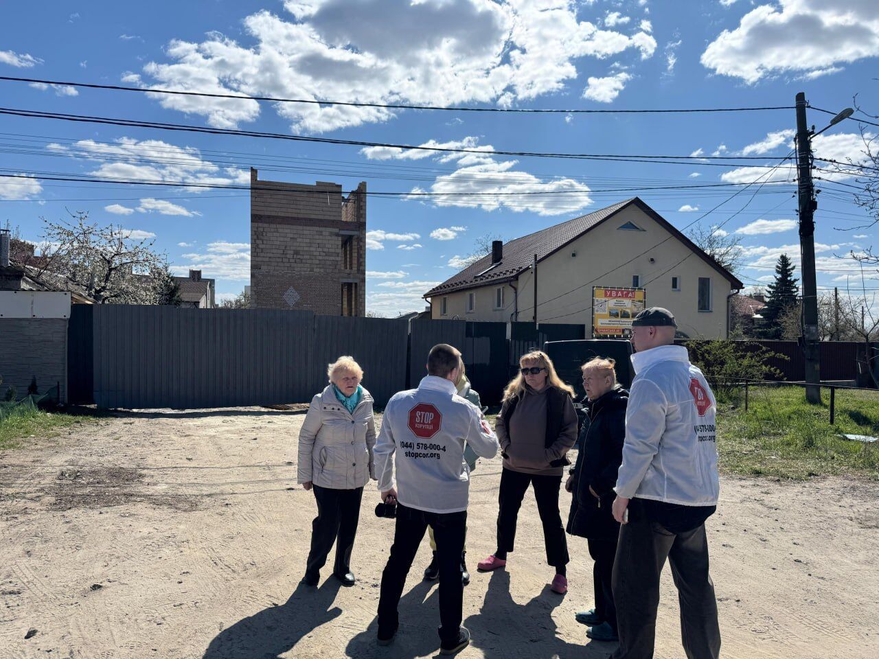 Попри кримінальне провадження: ''450 Group'' продовжує самочинно зводити багатоквартирний будинок у Святошині (фото)