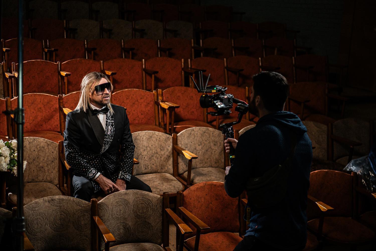 Балет і шоу-бізнес зійшлися в новому відео DISCOMAN