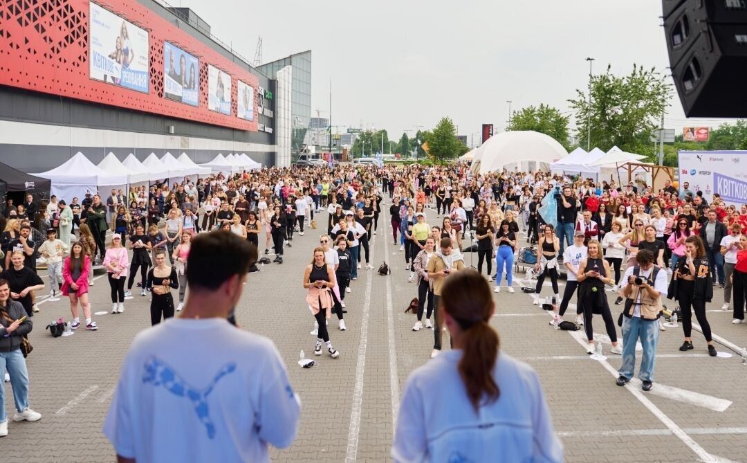 Третій рік поспіль Даша Квіткова збирає усіх на благодійному  ''Квітковому тренуванні''