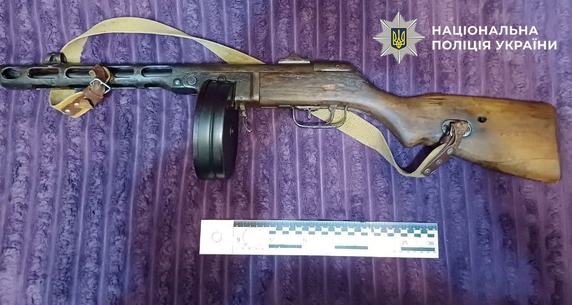 Киевлянин торговал оружием онлайн и отправлял его по почте