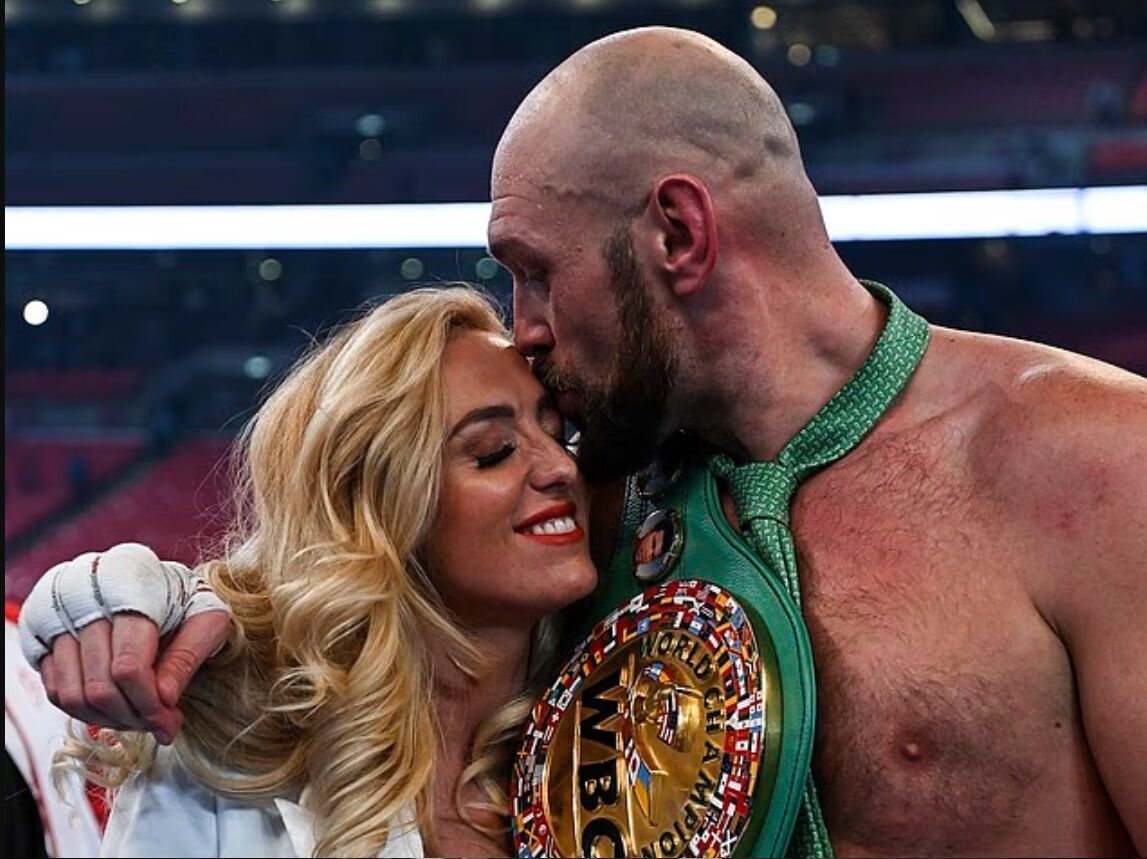 История любви Тайсона Фьюри: от подросткового свидания до семейной жизни