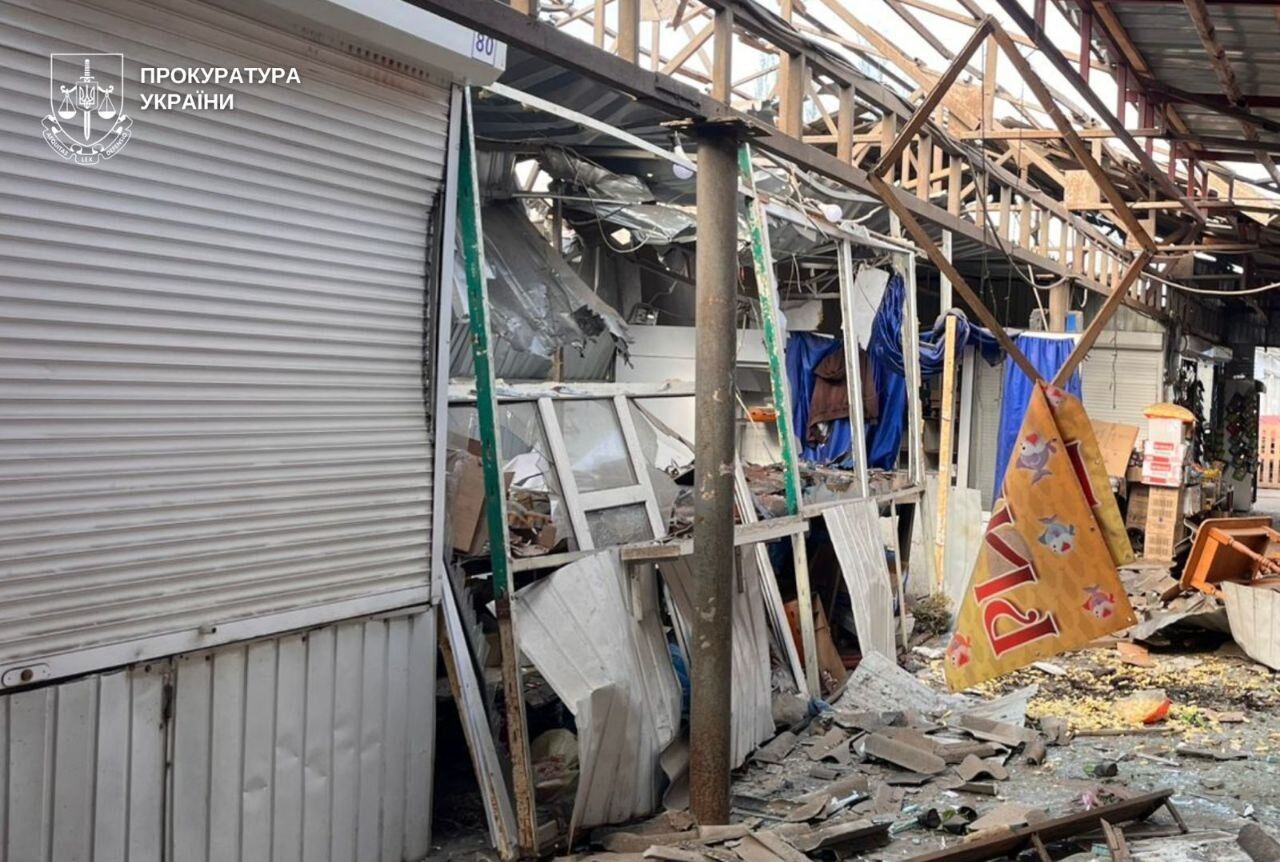 В Никополе беспилотники попали по рынку: есть погибшие и раненые