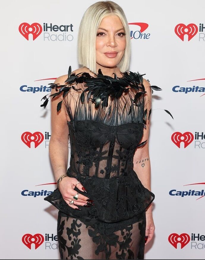 Тори Спеллинг попала в серьезное ДТП вместе с детьми