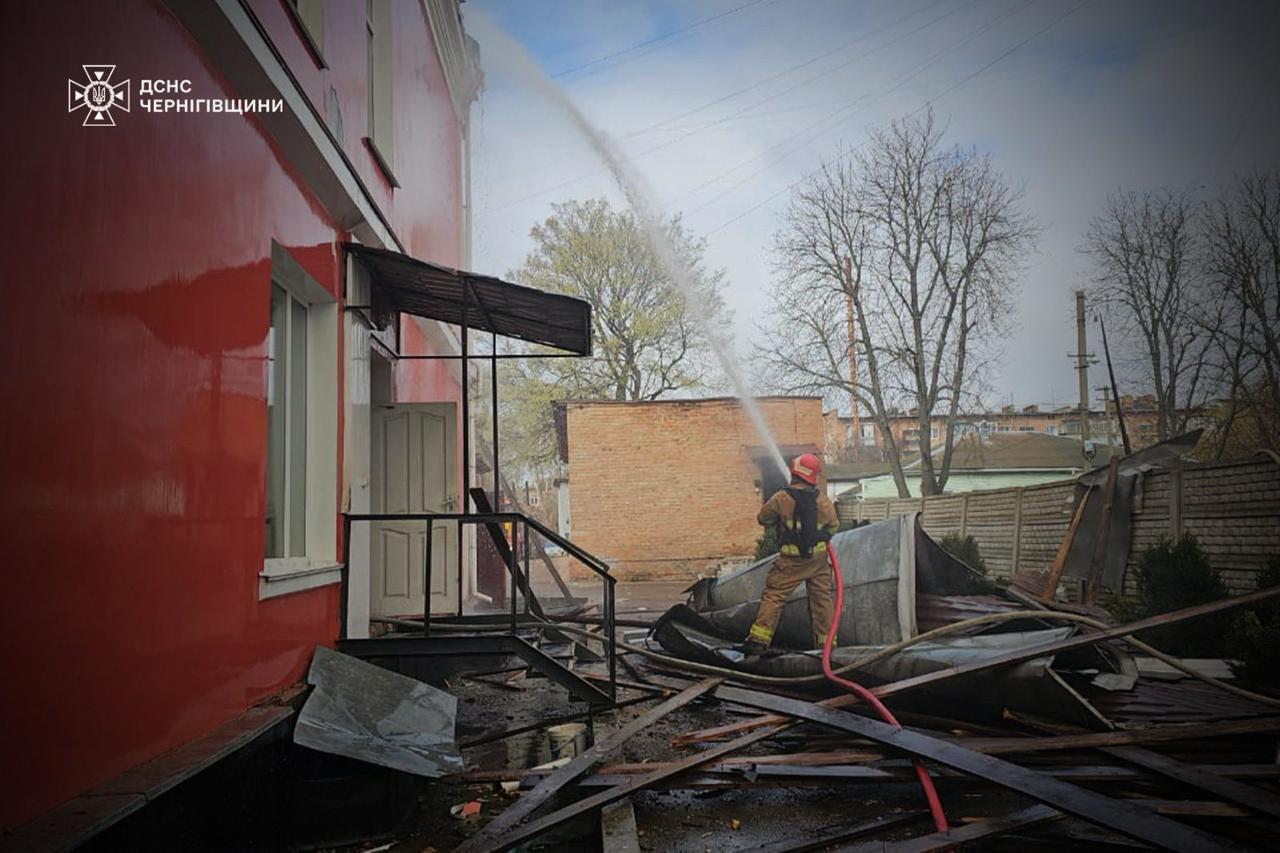 Удари по держустановах на Чернігівщині: атаковано мерію та податкову