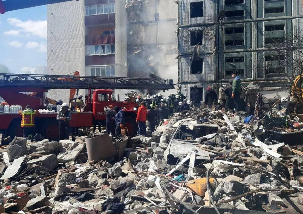 Заробляли на трагедії: в Умані розікрали мільйони під час відбудови будинку після ракетного удару