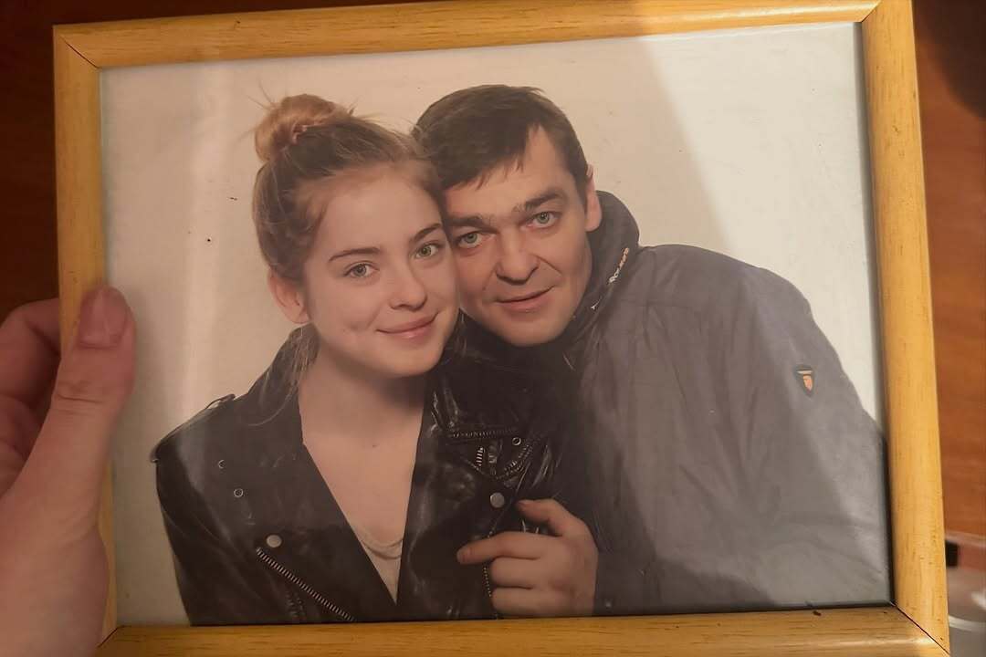 Модель Ксения Шевченко рассказала о смерти отца во время атаки дронами на Никополь