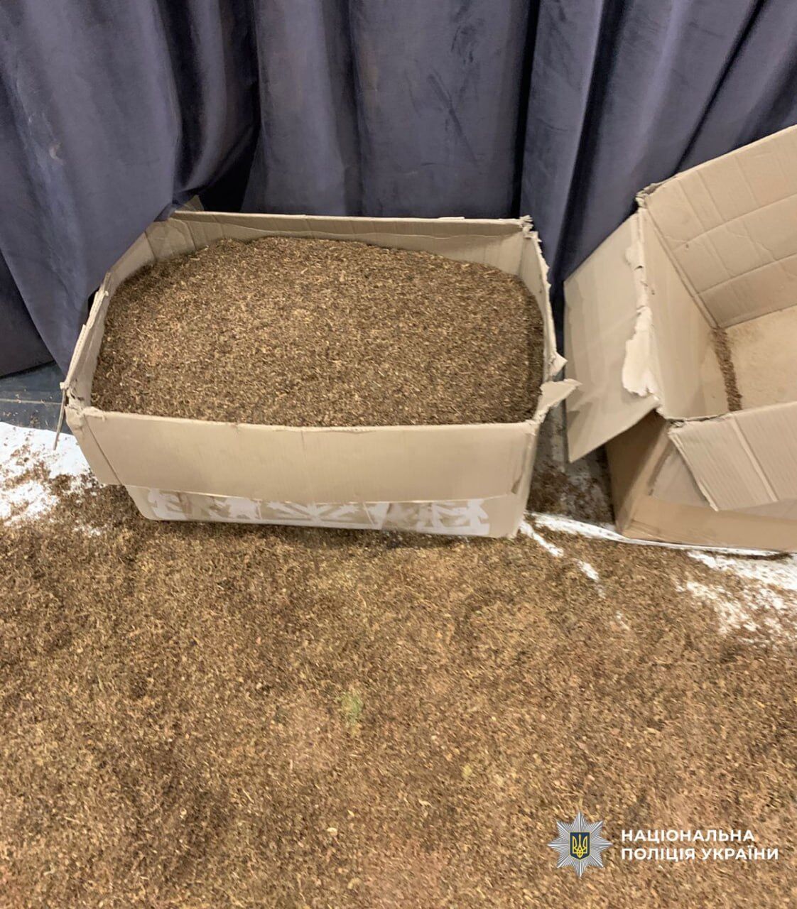 У Херсоні викрили підпільне виробництво сигарет: вилучено понад мільйон гільз і тонни тютюну