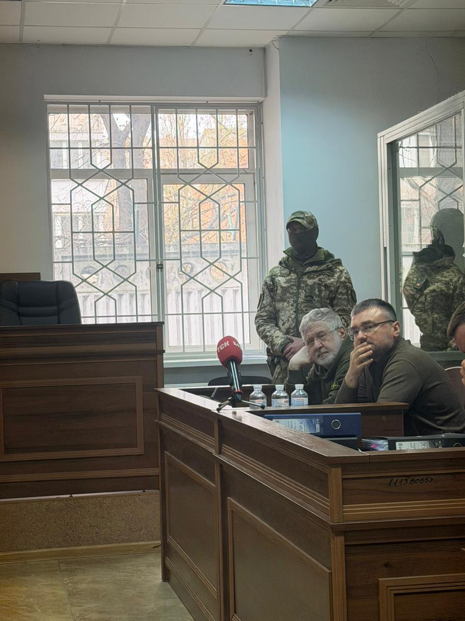 Коломойский уже не в ''клетке'': в Шевченковском суде продолжается процесс с участием бизнесмена (фото)