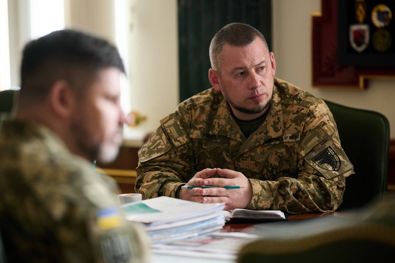 Зеленский анонсировал рост зарплат военных: пехоте — до 400 тысяч, что еще изменится