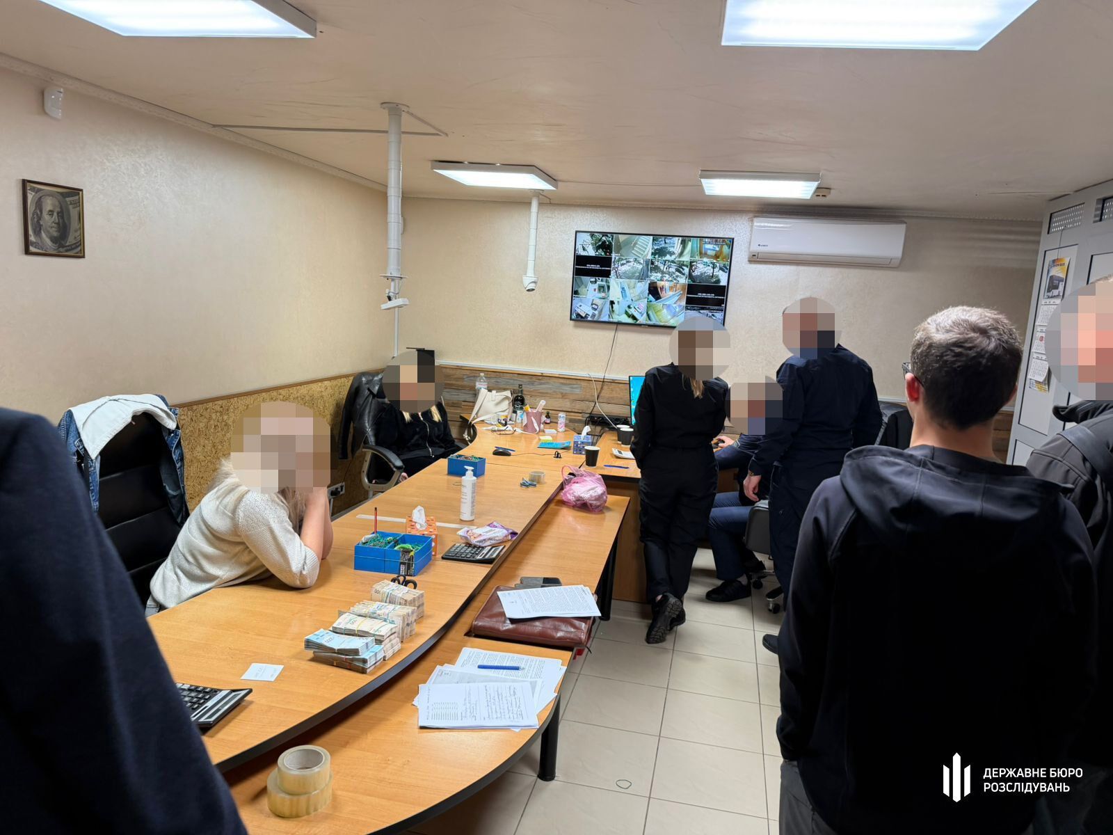 Экзамены за деньги: разоблачена схема поборов в межрегиональном управлении Гоструда (видео)