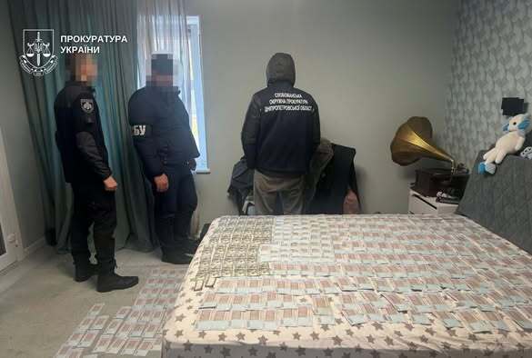 На Дніпропетровщині судитимуть депутата та його спільників за схему продажу місць на кладовищі