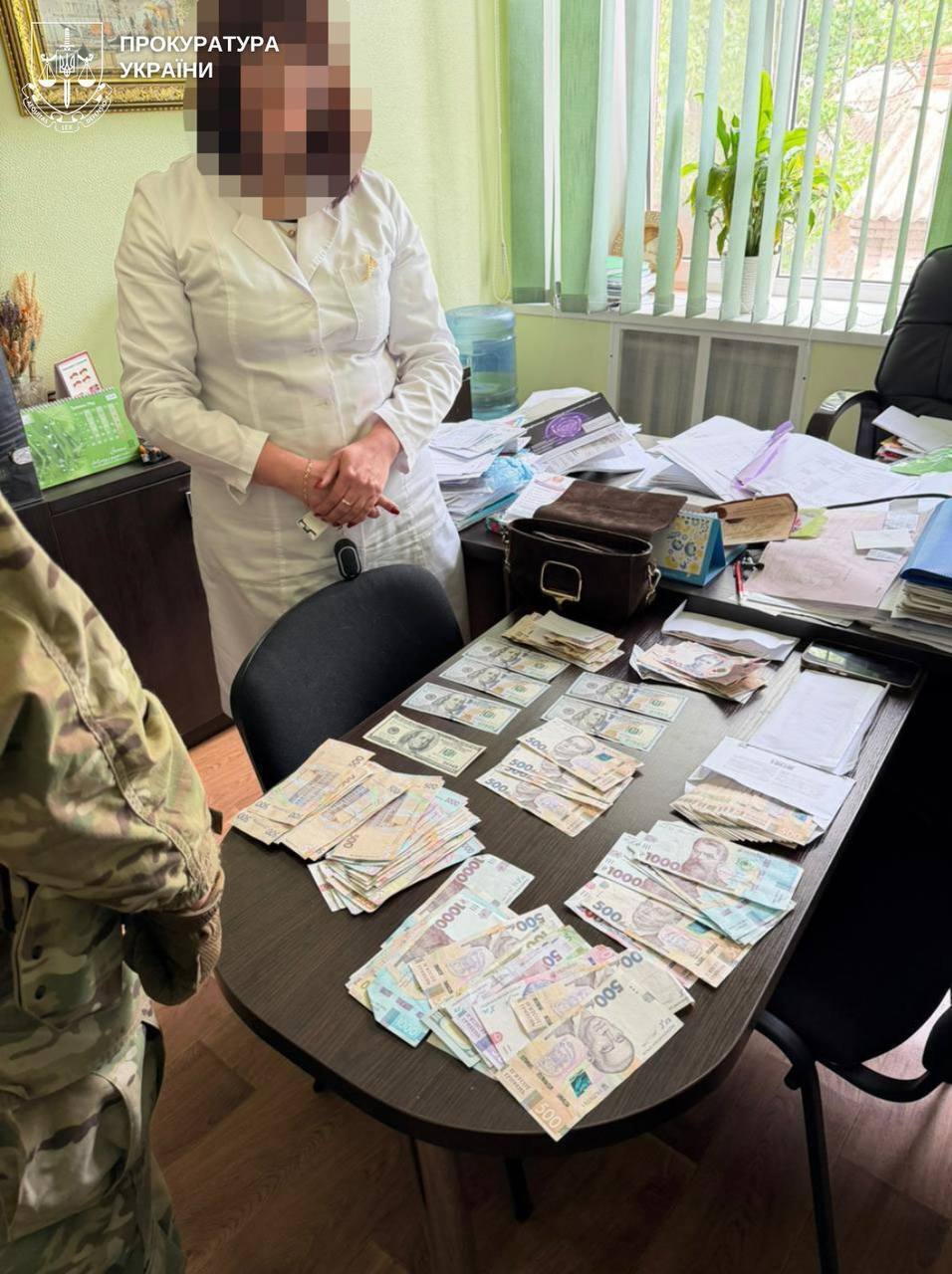 ''Інвалідність'' за 3,5 тисячі доларів: на Кіровоградщині викрили голову ВЛК та лікарів