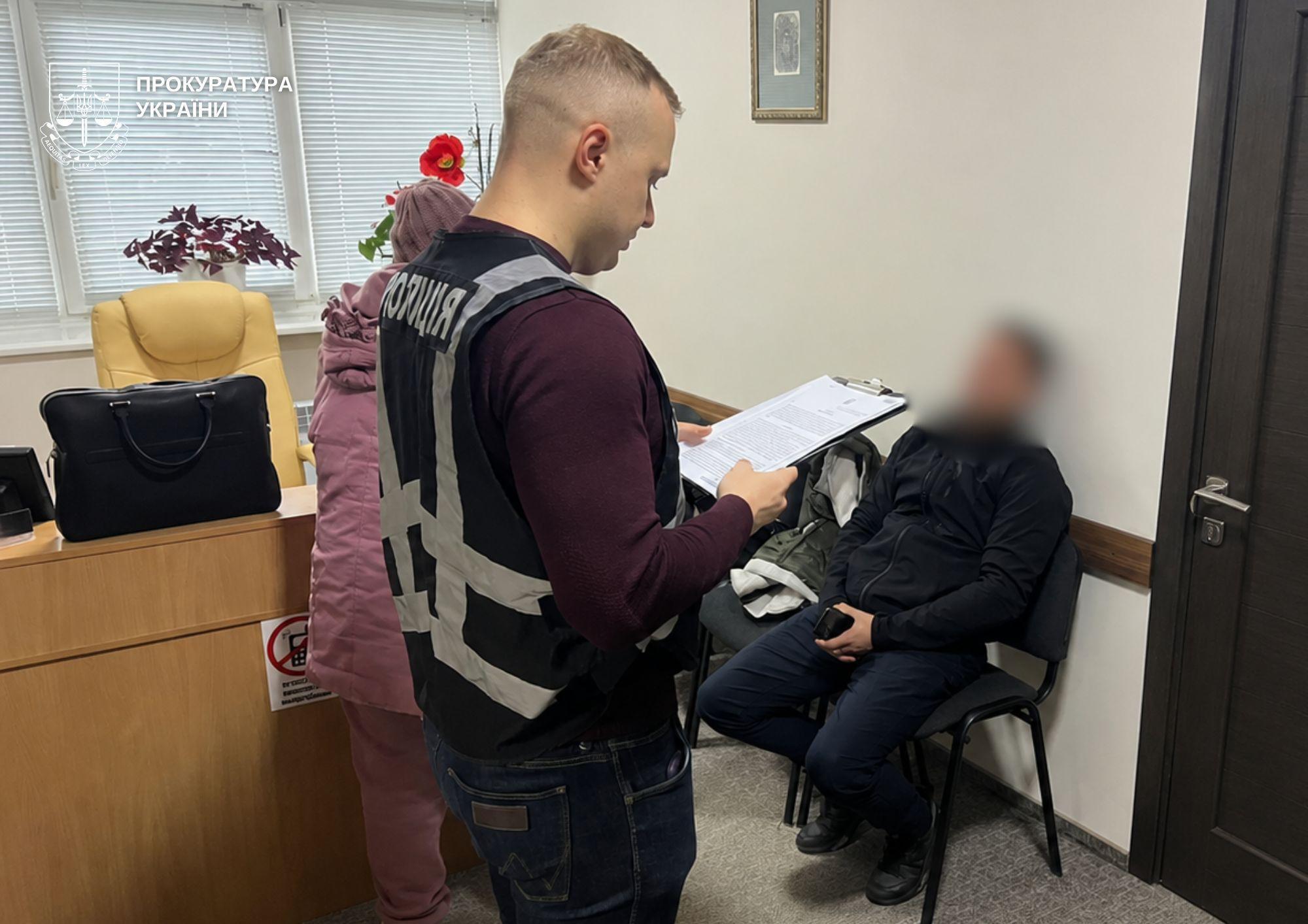 Шприцы по завышенным ценам и ''свои'' тендеры: в Киеве разоблачили схему на 4 млн грн в медучреждении