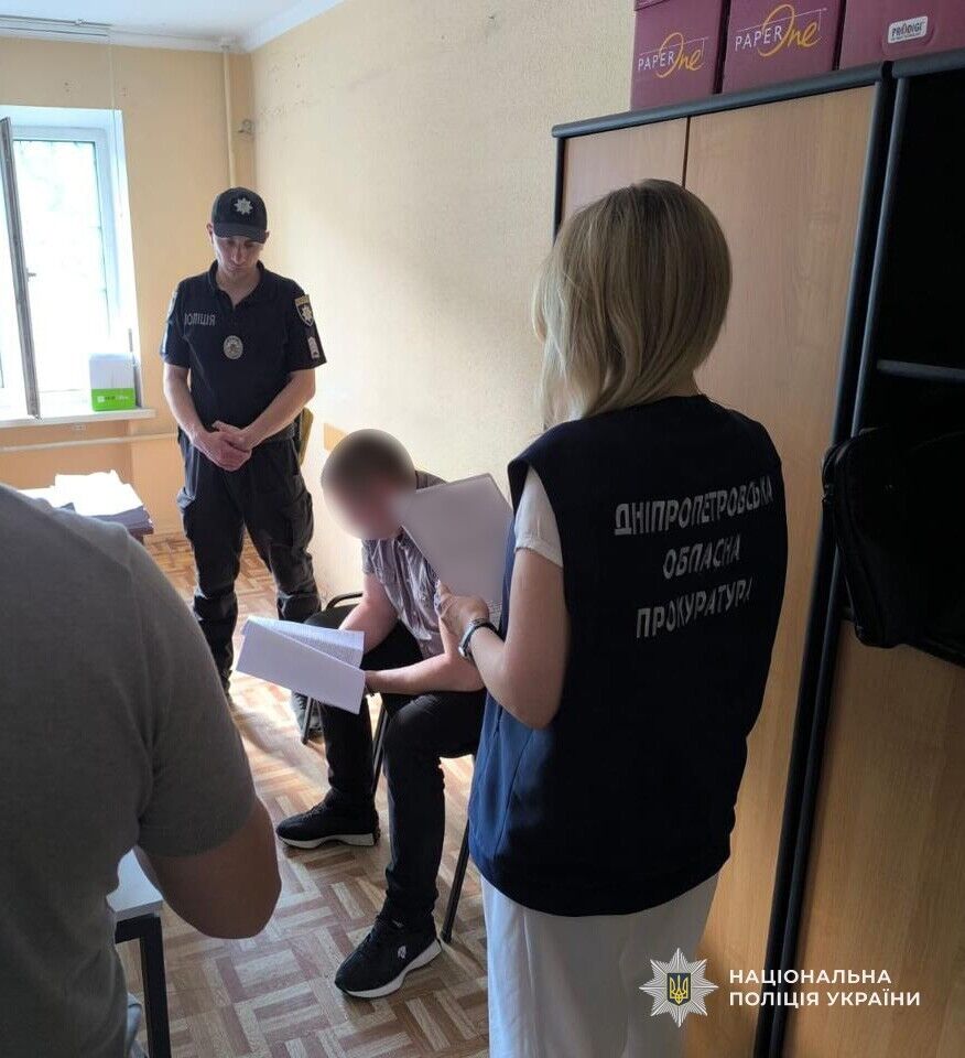 В Днепре задержан адвокат за вымогание 6 тысяч долларов за влияние на ТЦК